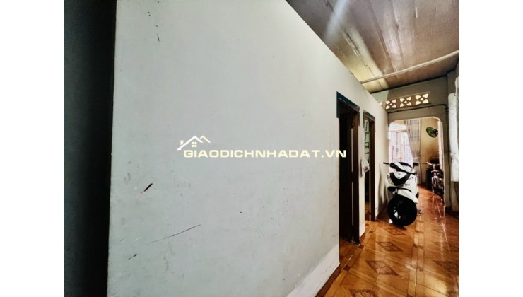Bán nhà mặt phố Phường Phước Long (Hiệp Phú, Q.9 cũ) ngang 6m, DT 95m2, 1 trệt, 2PN. Sổ hồng, giá 6.99 tỷ. LH: 0933125879